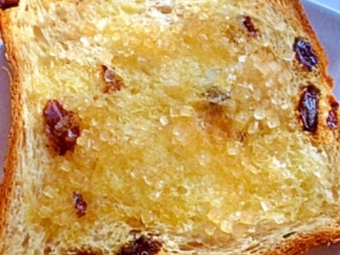 レーズンパンを使って♪簡単シュガートップトースト